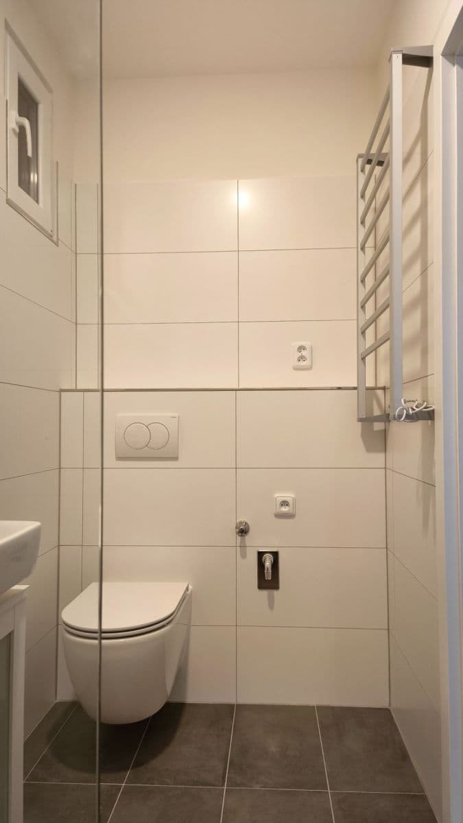 Prenájom bytu 1-izbový 45 m², Na Kopečku, Praha, Praha Prenájom bytu 1-izbový 45 m², Na Kopečku, Praha, Praha