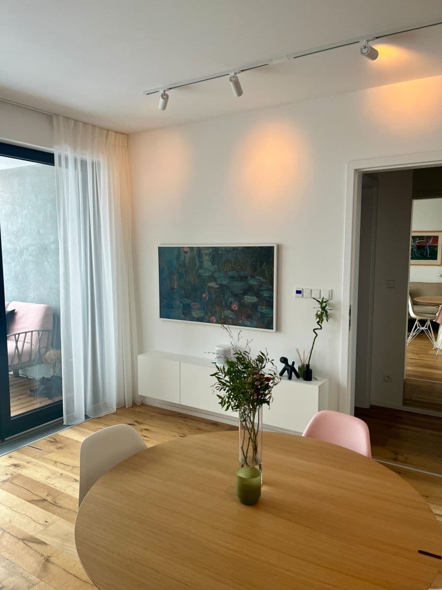 Prenájom bytu 2-izbový 38 m², Kurandové, Praha, Praha Prenájom bytu 2-izbový 38 m², Kurandové, Praha, Praha