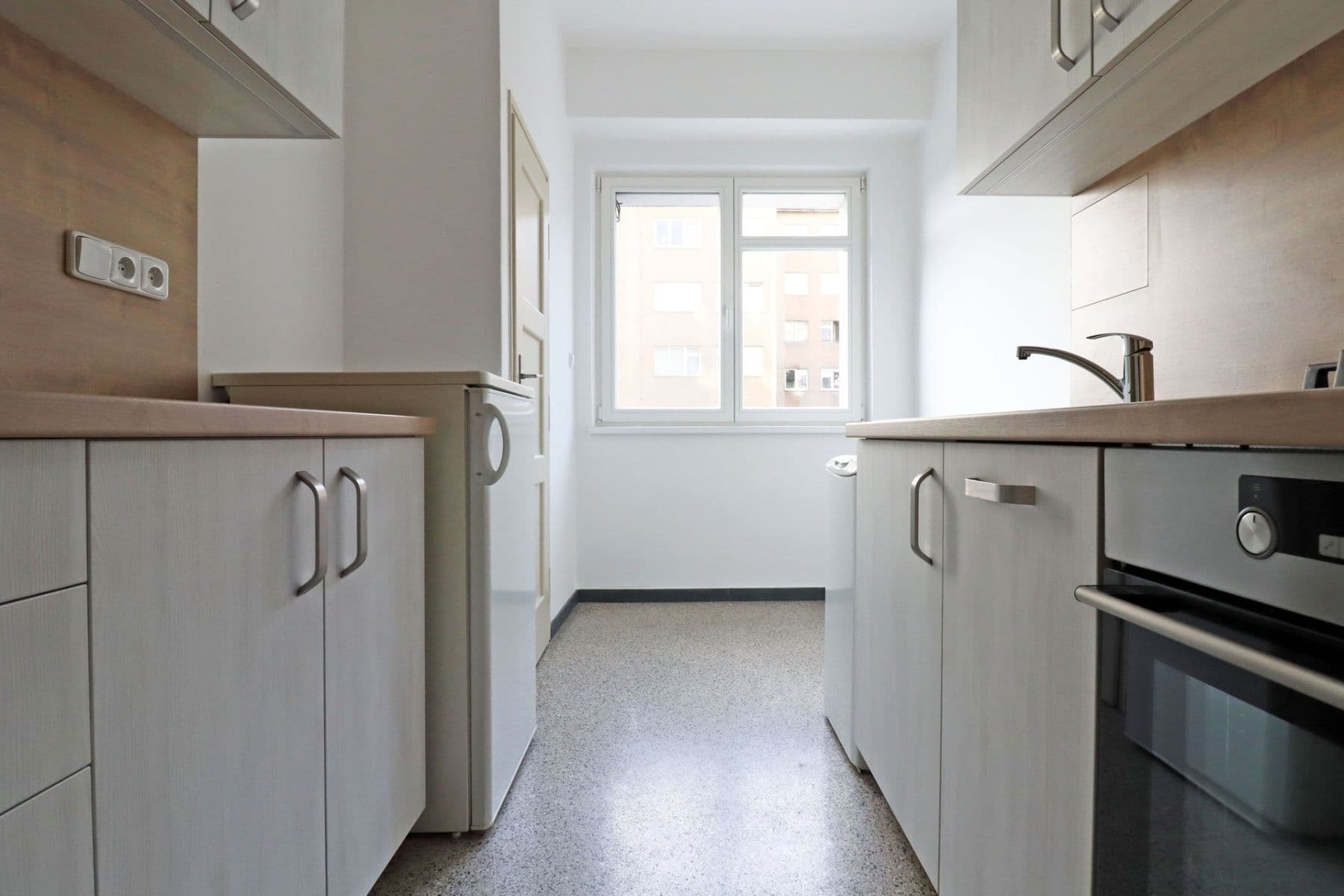 Prenájom bytu 2-izbový 56 m², Vladivostocká, Praha, Praha Prenájom bytu 2-izbový 56 m², Vladivostocká, Praha, Praha