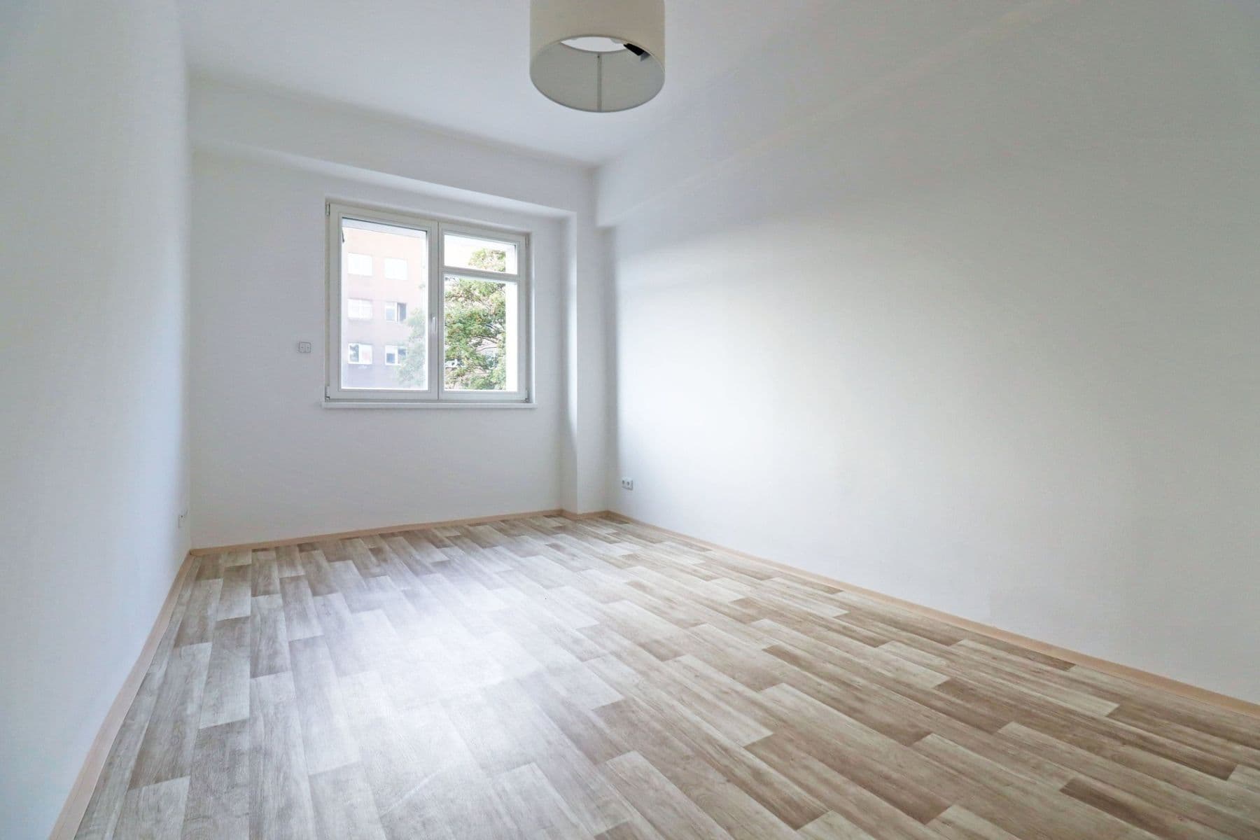 Prenájom bytu 2-izbový 56 m², Vladivostocká, Praha, Praha Prenájom bytu 2-izbový 56 m², Vladivostocká, Praha, Praha