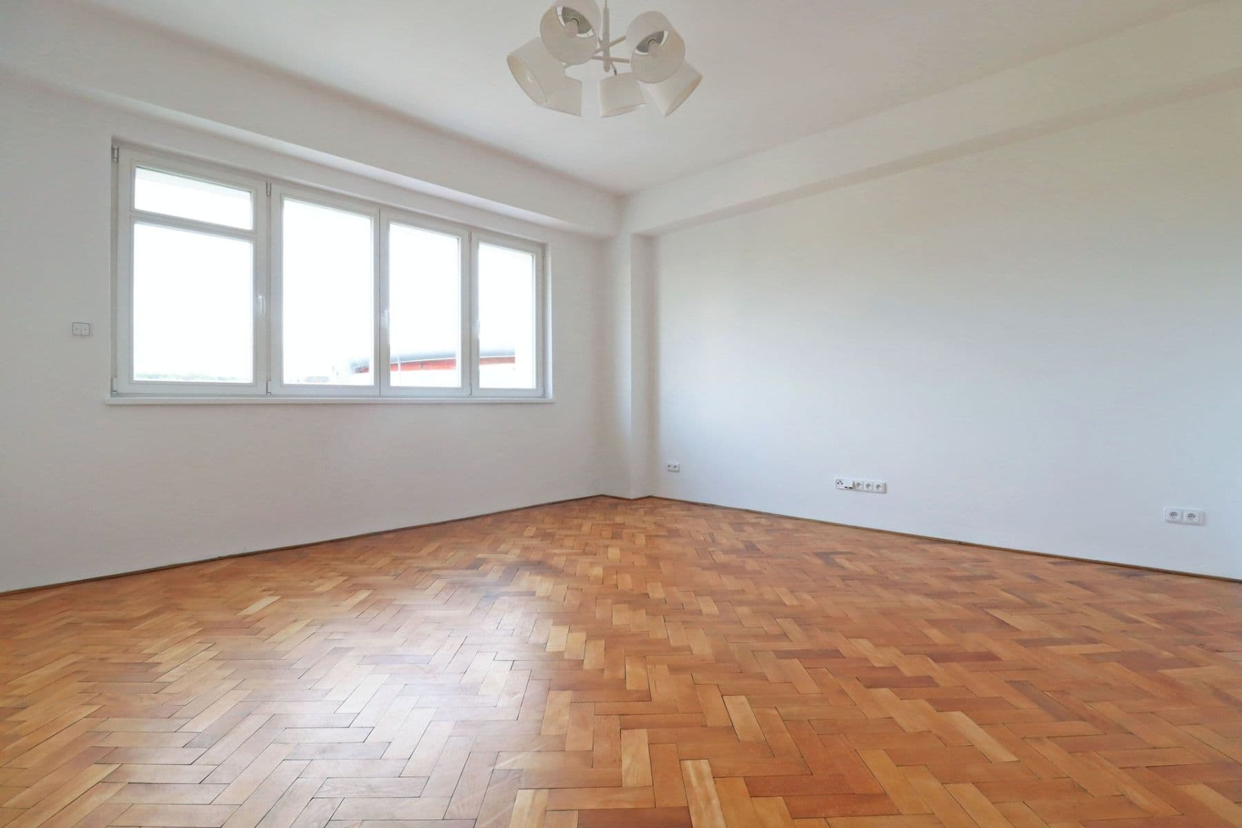 Prenájom bytu 2-izbový 56 m², Vladivostocká, Praha, Praha Prenájom bytu 2-izbový 56 m², Vladivostocká, Praha, Praha