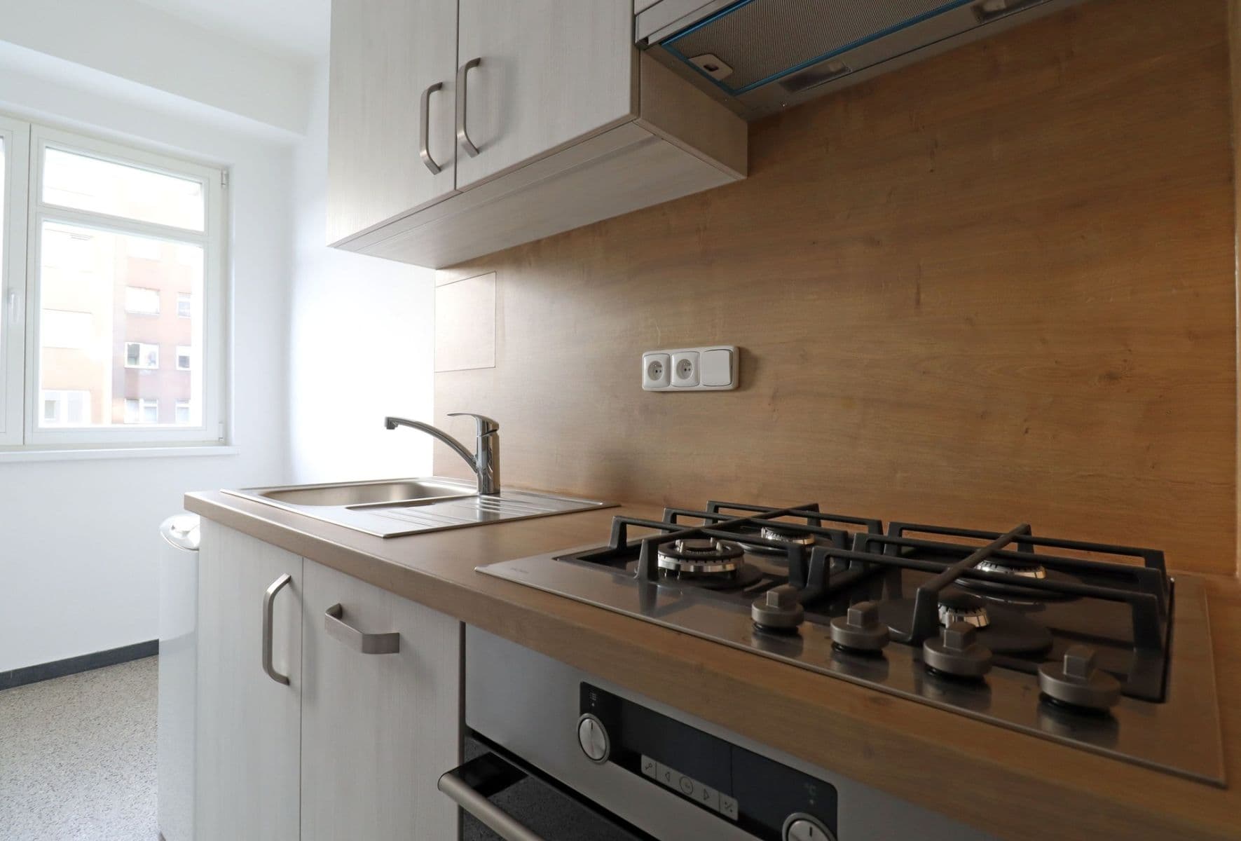 Prenájom bytu 2-izbový 56 m², Vladivostocká, Praha, Praha Prenájom bytu 2-izbový 56 m², Vladivostocká, Praha, Praha