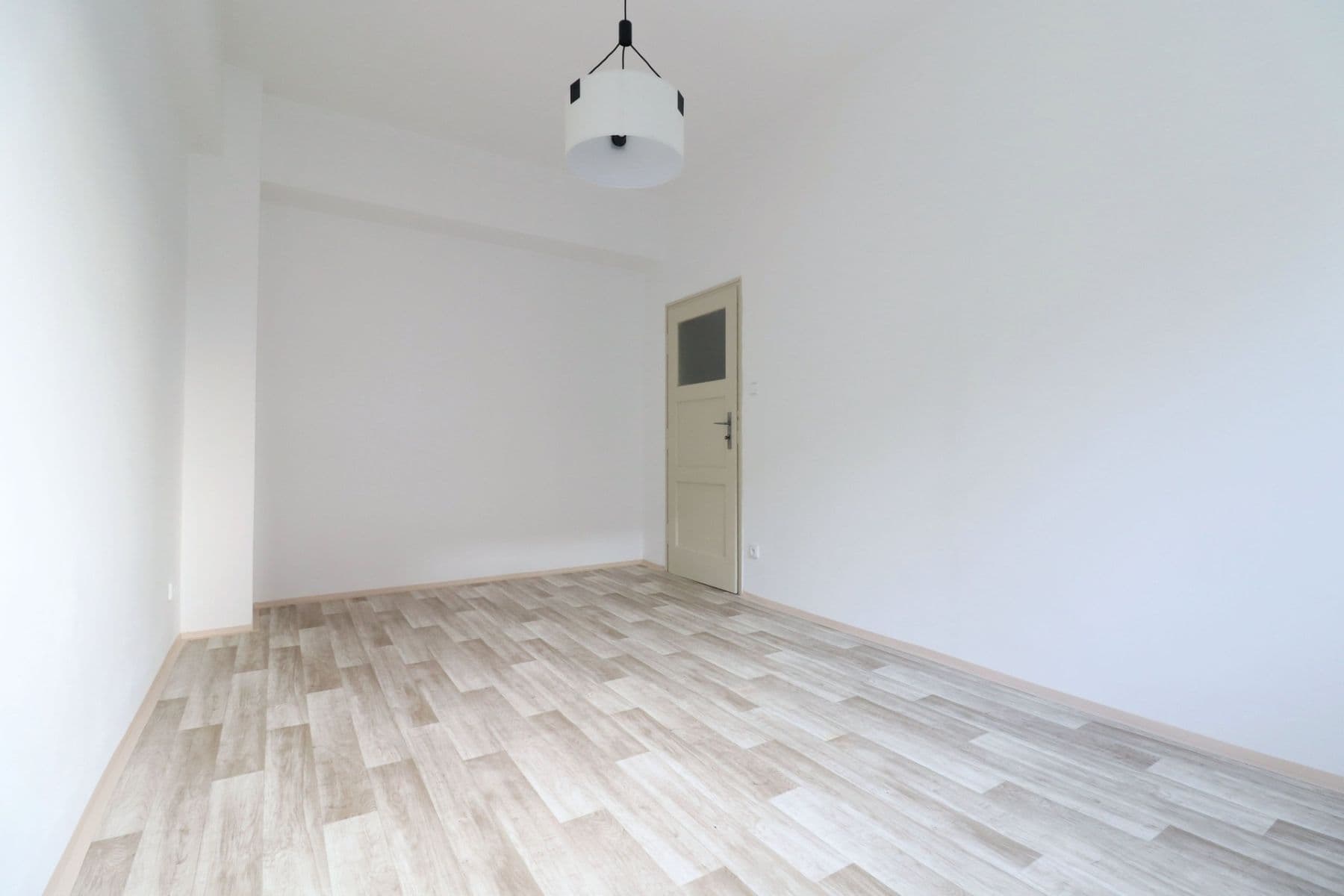 Prenájom bytu 2-izbový 56 m², Vladivostocká, Praha, Praha Prenájom bytu 2-izbový 56 m², Vladivostocká, Praha, Praha