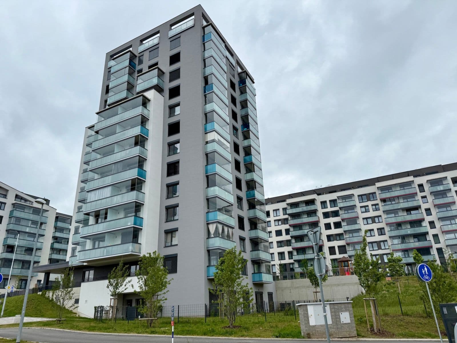 Prenájom garáže 13 m², Laponská, Praha, Praha Prenájom garáže 13 m², Laponská, Praha, Praha