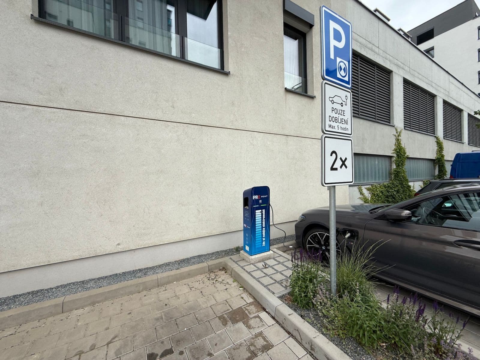 Prenájom garáže 13 m², Laponská, Praha, Praha Prenájom garáže 13 m², Laponská, Praha, Praha