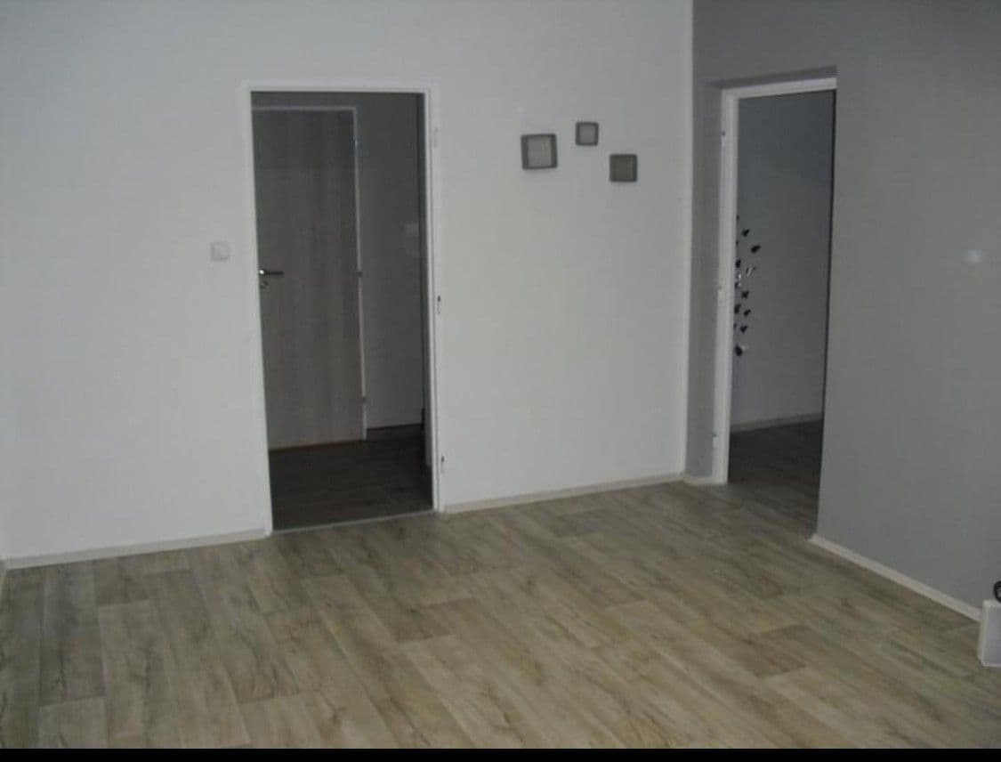 Prenájom bytu 2-izbový 62 m², Dukelská, Zlín, Zlínský kraj Prenájom bytu 2-izbový 62 m², Dukelská, Zlín, Zlínský kraj