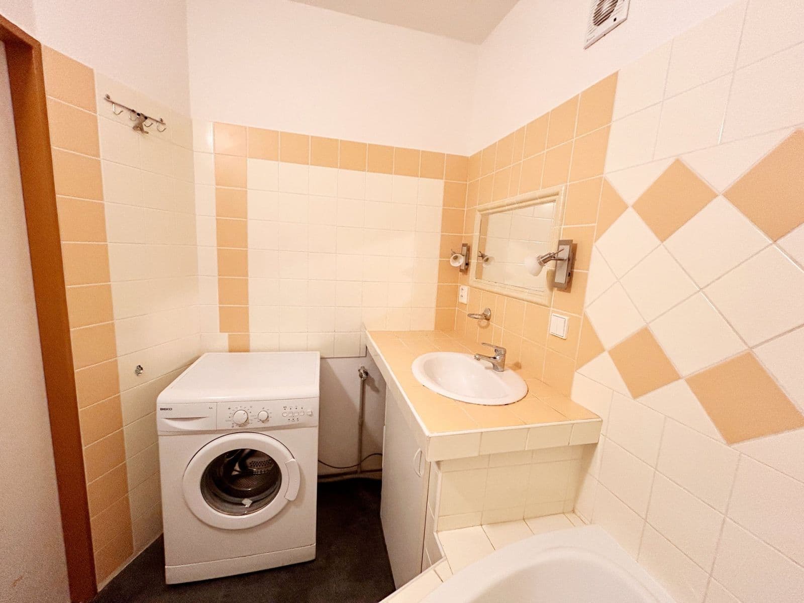 Prenájom bytu 2-izbový 69 m², Zd. Štěpánka, Rakovník, Středočeský kraj Prenájom bytu 2-izbový 69 m², Zd. Štěpánka, Rakovník, Středočeský kraj