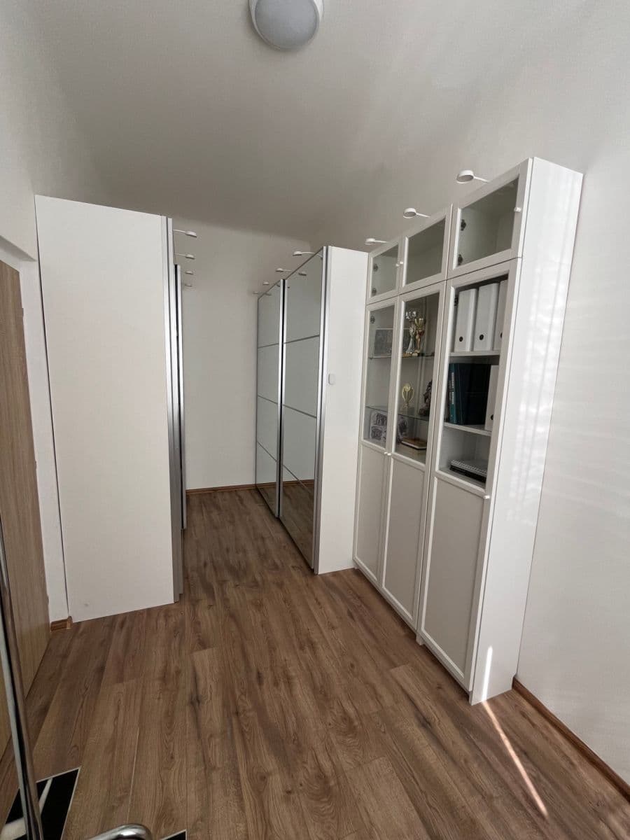 Prenájom bytu 2-izbový 70 m², Roháčova, Tábor, Jihočeský kraj Prenájom bytu 2-izbový 70 m², Roháčova, Tábor, Jihočeský kraj