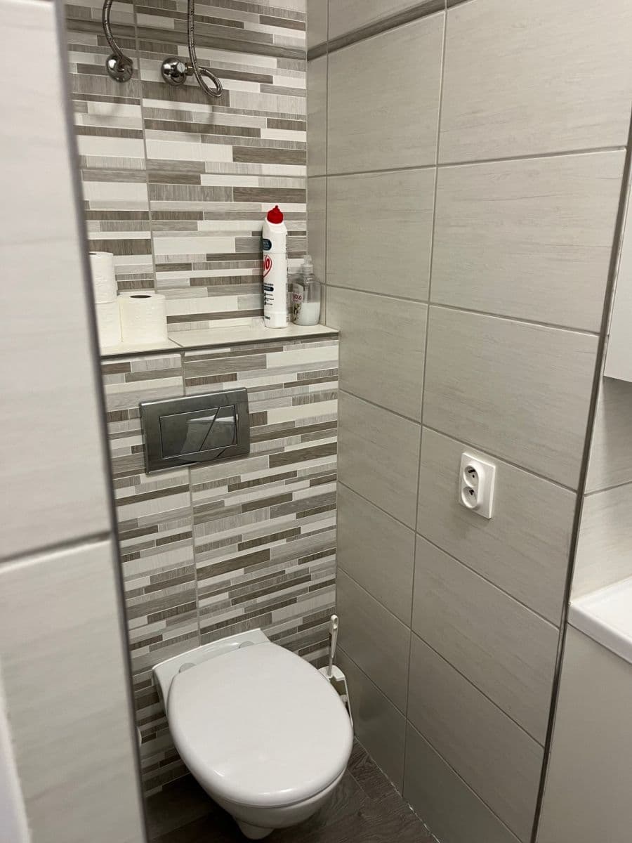 Prenájom bytu 2-izbový 70 m², Roháčova, Tábor, Jihočeský kraj Prenájom bytu 2-izbový 70 m², Roháčova, Tábor, Jihočeský kraj