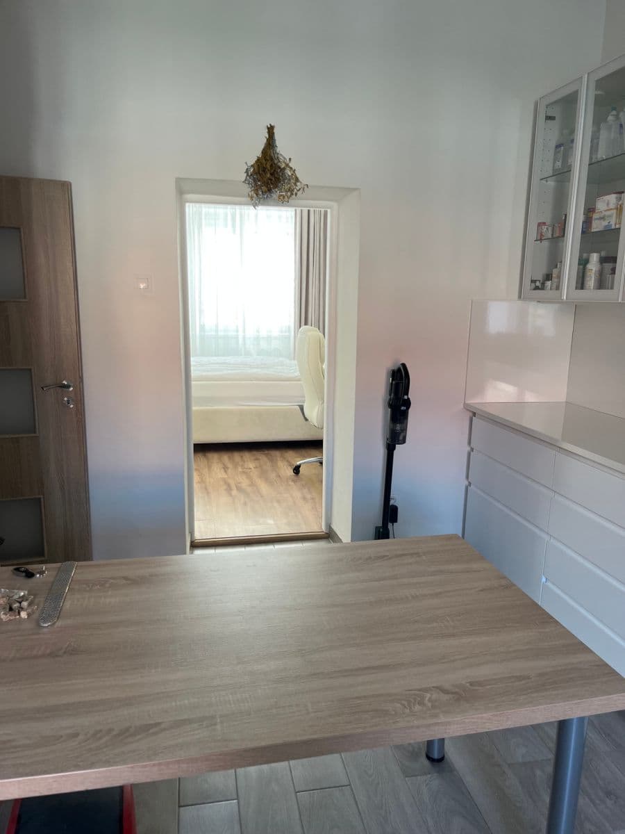 Prenájom bytu 2-izbový 70 m², Roháčova, Tábor, Jihočeský kraj Prenájom bytu 2-izbový 70 m², Roháčova, Tábor, Jihočeský kraj