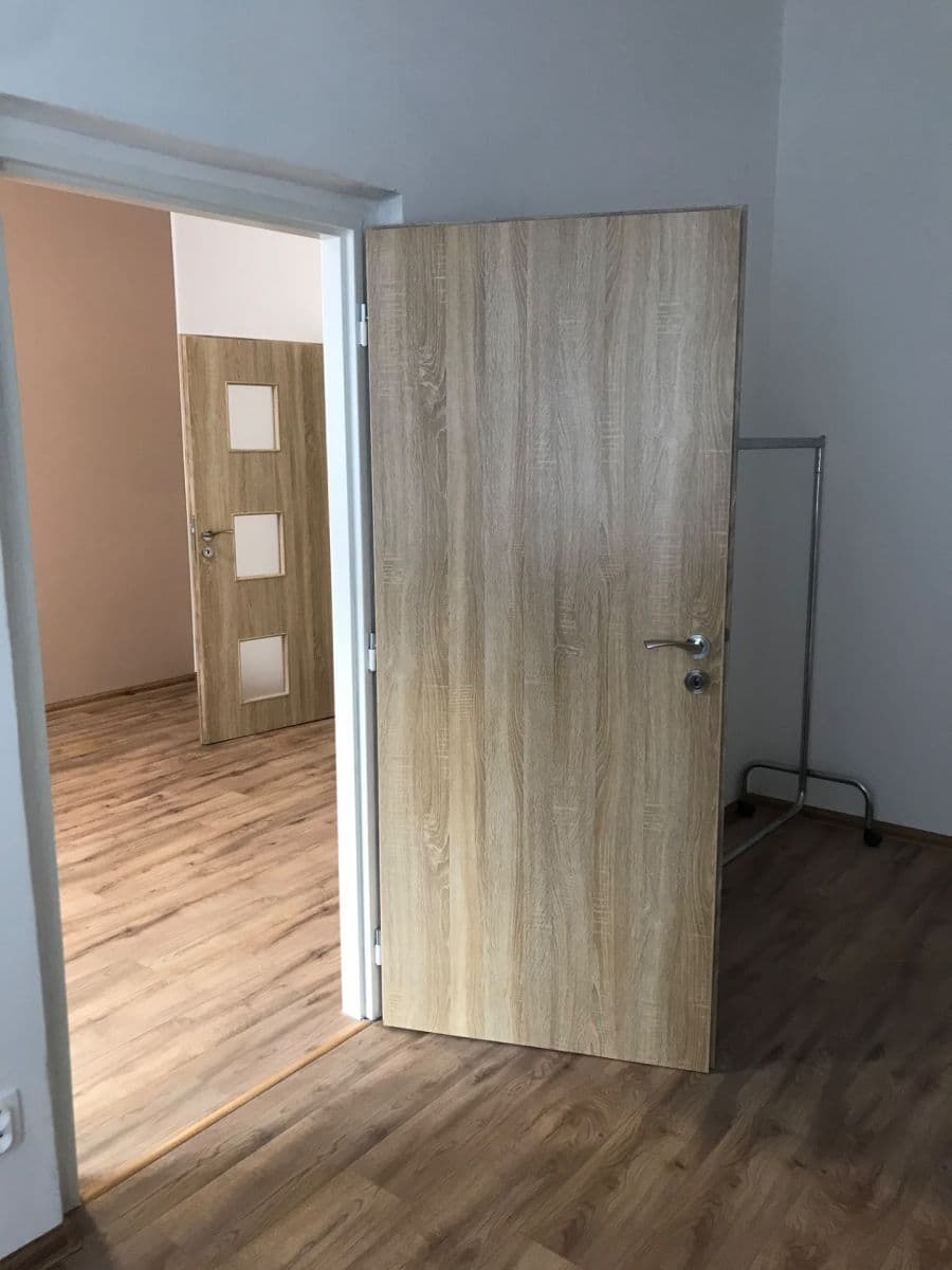 Prenájom bytu 2-izbový 70 m², Roháčova, Tábor, Jihočeský kraj Prenájom bytu 2-izbový 70 m², Roháčova, Tábor, Jihočeský kraj