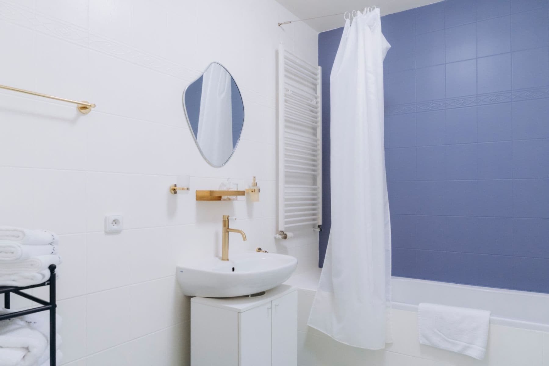 Prenájom bytu 1-izbový 25 m², Bulharská, Karlovy Vary, Karlovarský kraj Prenájom bytu 1-izbový 25 m², Bulharská, Karlovy Vary, Karlovarský kraj