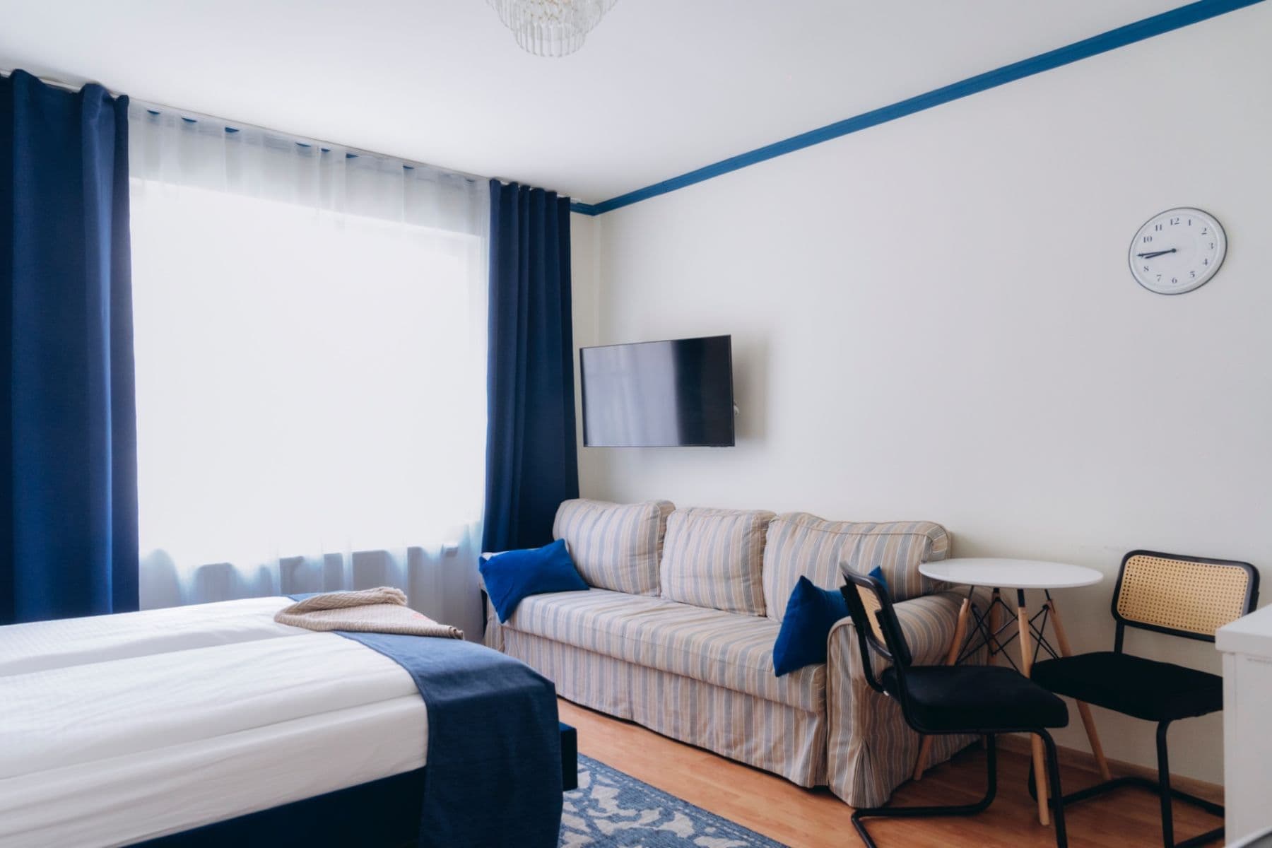 Prenájom bytu 1-izbový 25 m², Bulharská, Karlovy Vary, Karlovarský kraj Prenájom bytu 1-izbový 25 m², Bulharská, Karlovy Vary, Karlovarský kraj