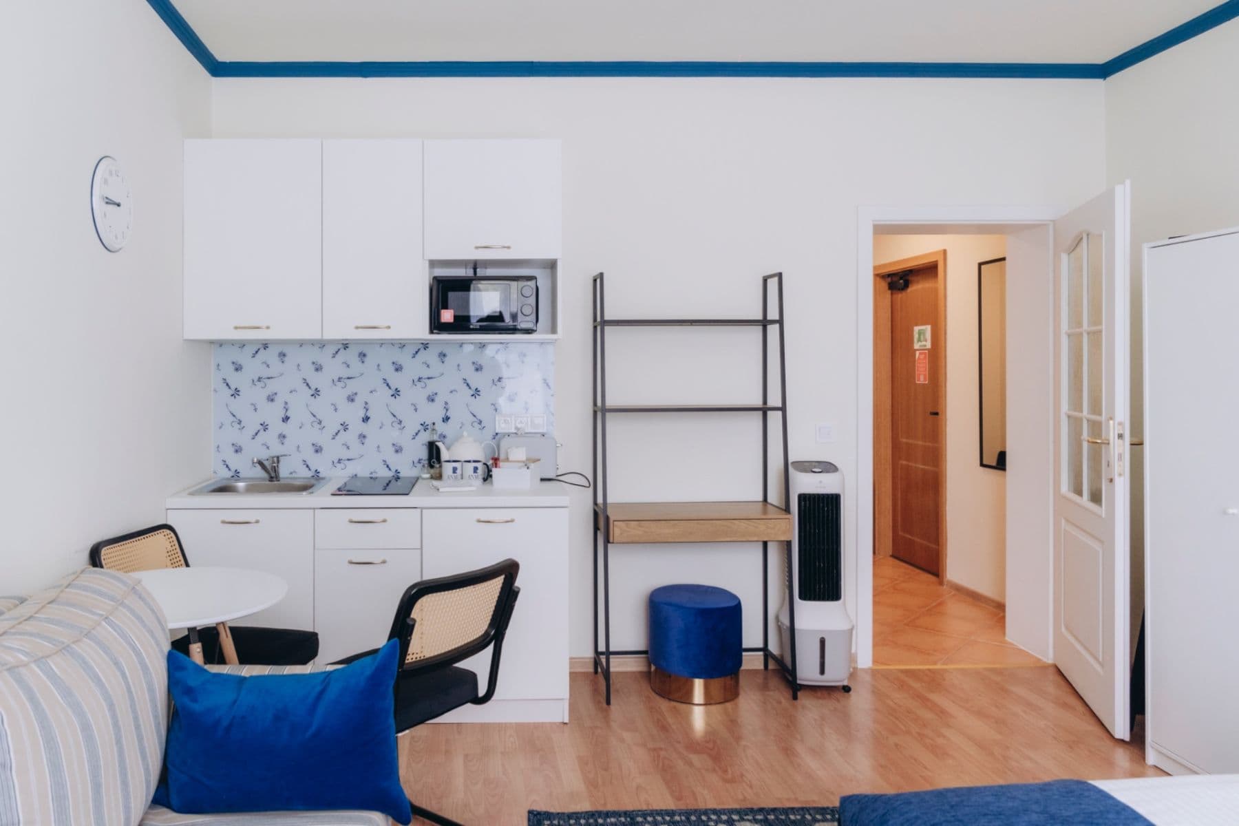 Prenájom bytu 1-izbový 25 m², Bulharská, Karlovy Vary, Karlovarský kraj Prenájom bytu 1-izbový 25 m², Bulharská, Karlovy Vary, Karlovarský kraj