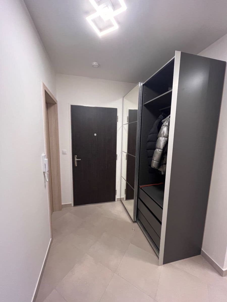 Prenájom bytu 3-izbový 90 m², Pod Chodovem, Praha, Praha Prenájom bytu 3-izbový 90 m², Pod Chodovem, Praha, Praha