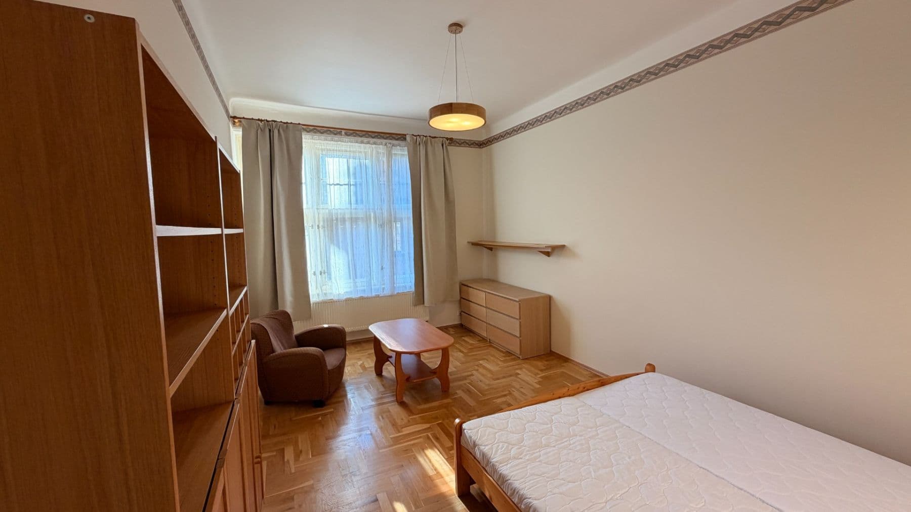 Prenájom bytu 1-izbový 50 m², Haškova, Praha, Praha Prenájom bytu 1-izbový 50 m², Haškova, Praha, Praha