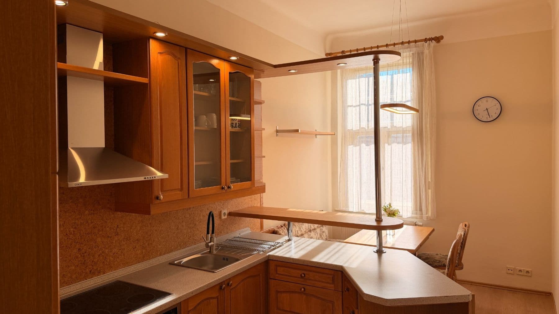 Prenájom bytu 1-izbový 50 m², Haškova, Praha, Praha Prenájom bytu 1-izbový 50 m², Haškova, Praha, Praha