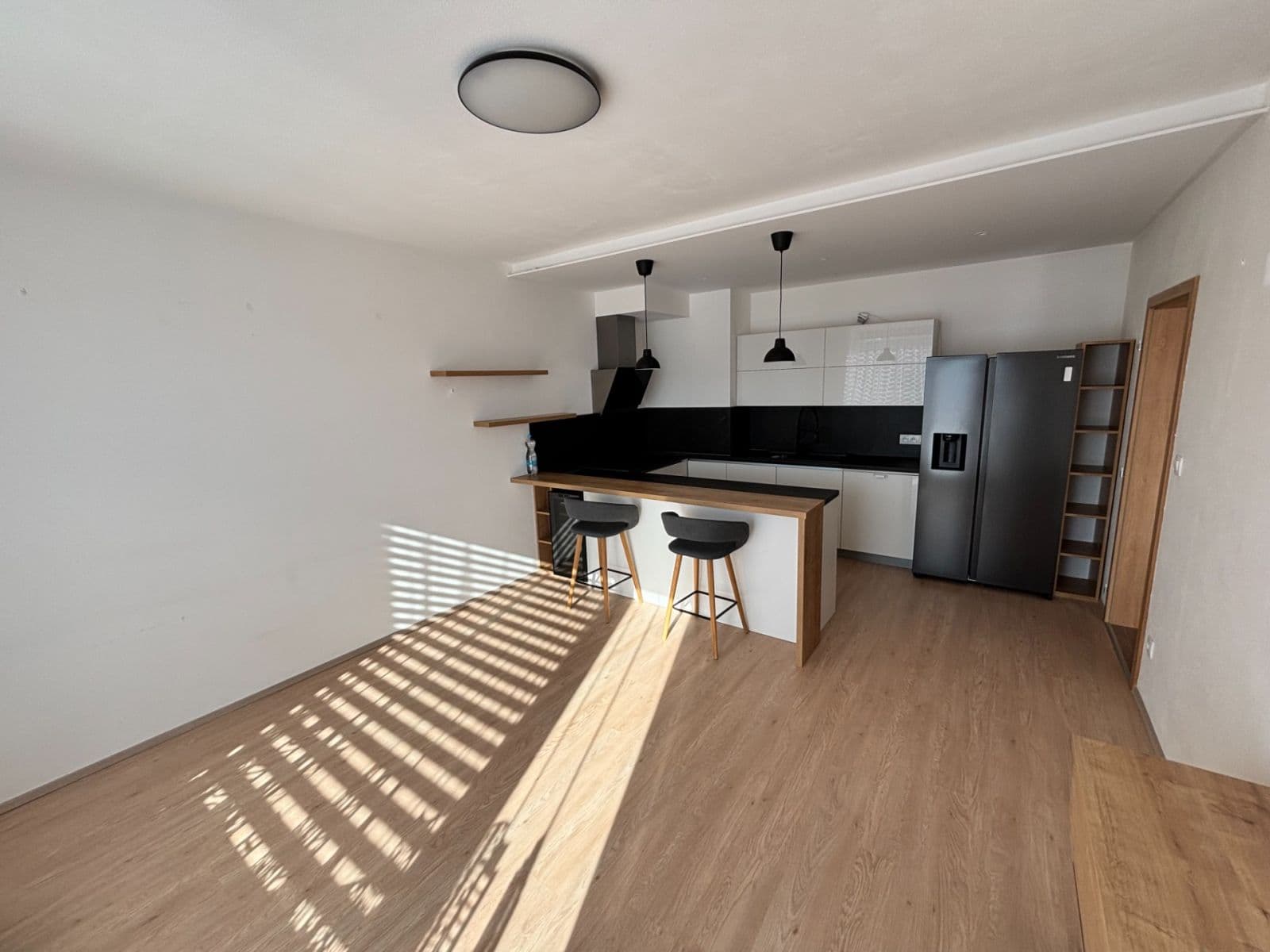 Prenájom bytu 2-izbový 48 m², Pšeničná, Hostivice, Středočeský kraj Prenájom bytu 2-izbový 48 m², Pšeničná, Hostivice, Středočeský kraj