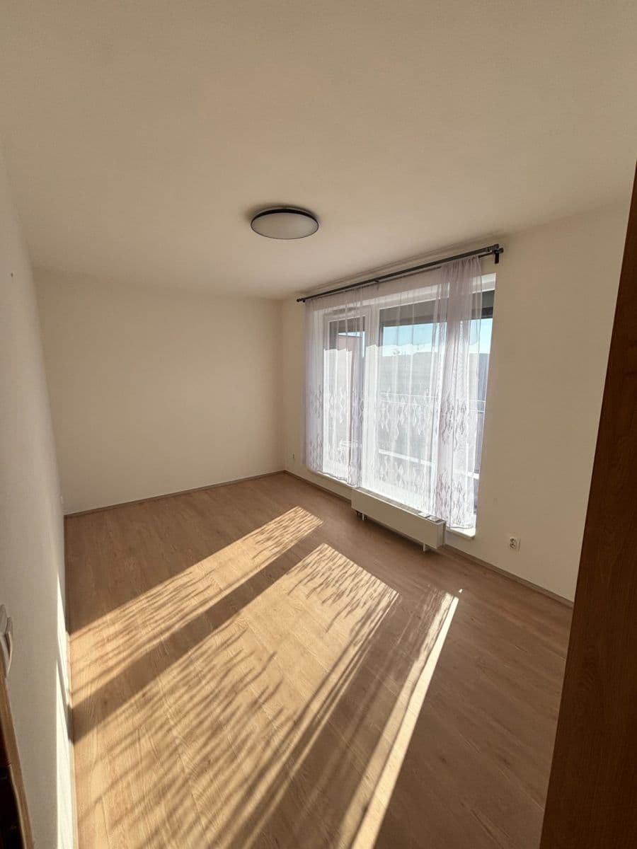 Prenájom bytu 2-izbový 48 m², Pšeničná, Hostivice, Středočeský kraj Prenájom bytu 2-izbový 48 m², Pšeničná, Hostivice, Středočeský kraj