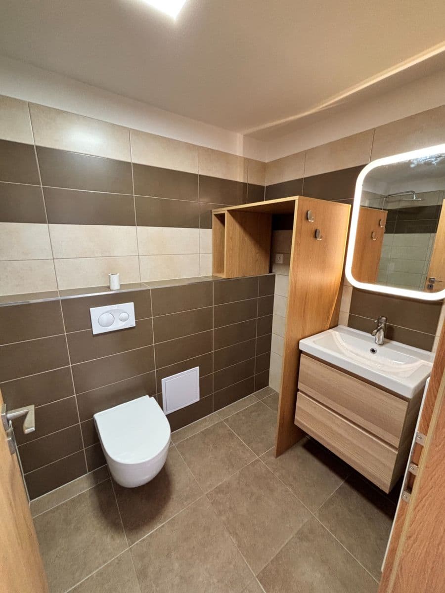 Prenájom bytu 2-izbový 48 m², Pšeničná, Hostivice, Středočeský kraj Prenájom bytu 2-izbový 48 m², Pšeničná, Hostivice, Středočeský kraj
