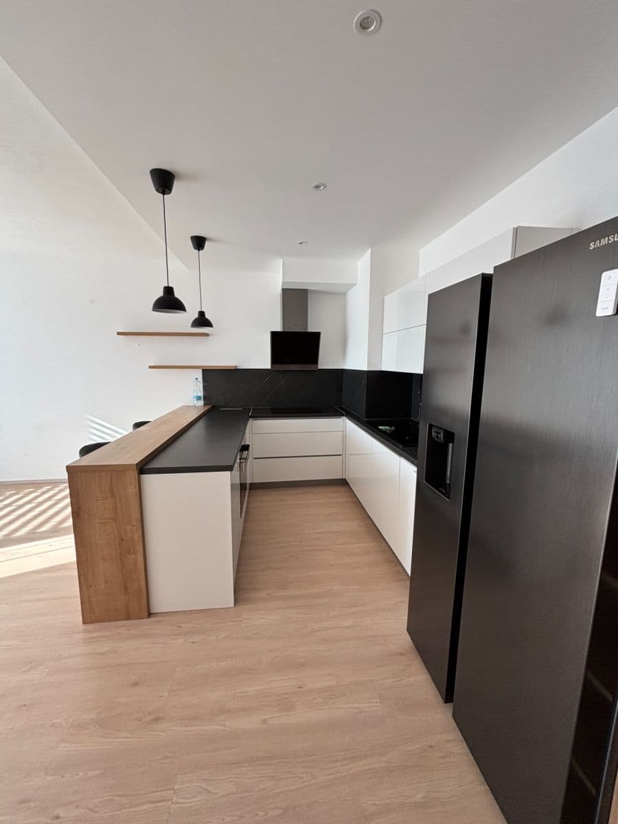 Prenájom bytu 2-izbový 48 m², Pšeničná, Hostivice, Středočeský kraj Prenájom bytu 2-izbový 48 m², Pšeničná, Hostivice, Středočeský kraj