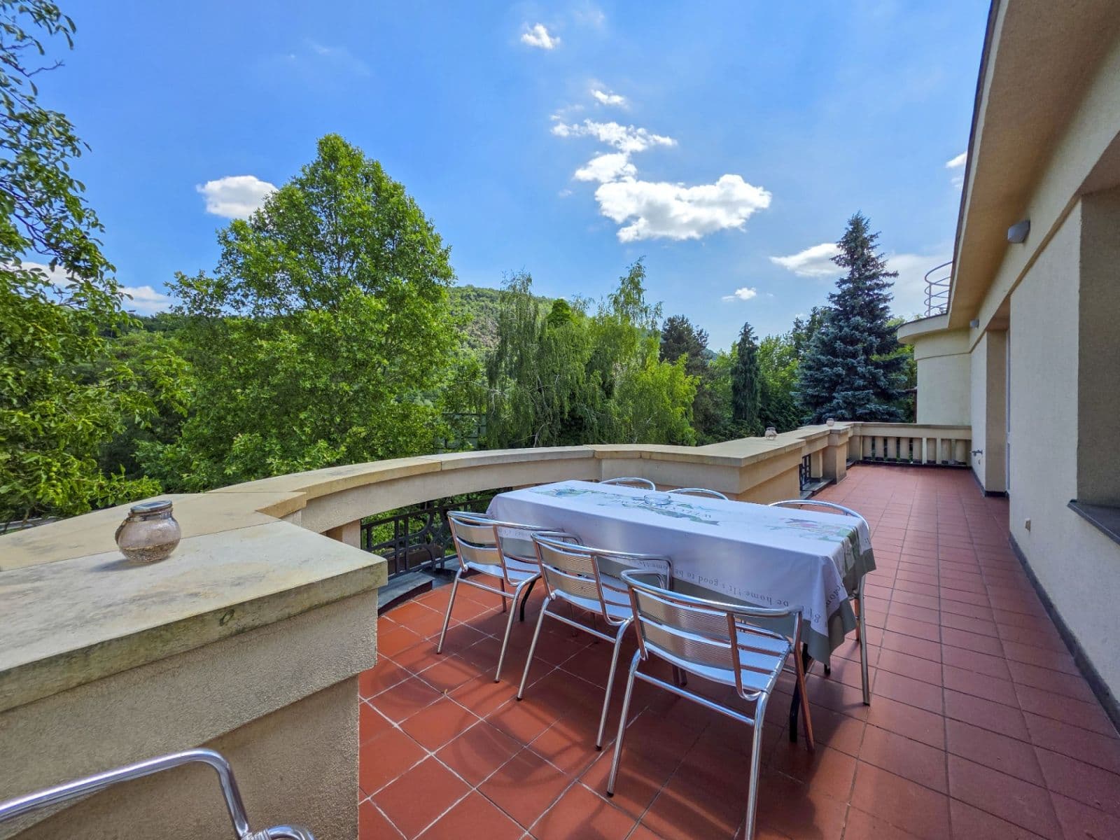 Prenájom bytu 3-izbový 123 m², Šůrova, Praha, Praha Prenájom bytu 3-izbový 123 m², Šůrova, Praha, Praha