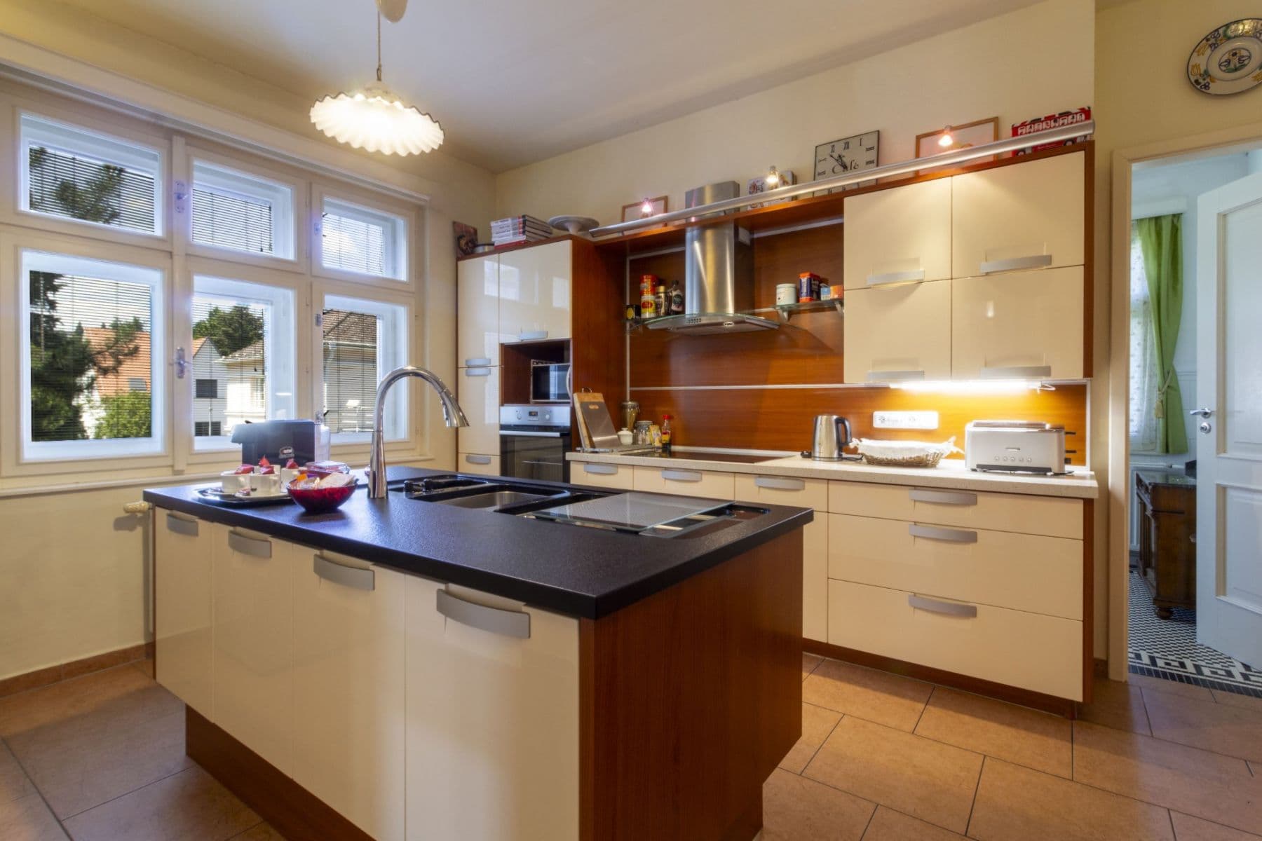 Prenájom bytu 3-izbový 123 m², Šůrova, Praha, Praha Prenájom bytu 3-izbový 123 m², Šůrova, Praha, Praha
