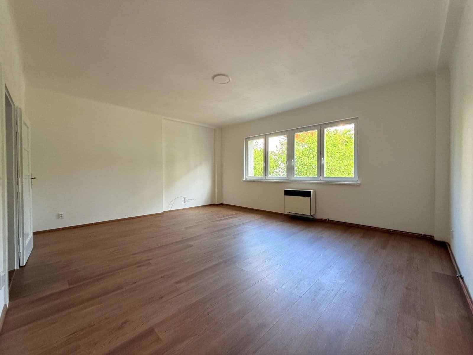 Prenájom bytu 1-izbový 45 m², Osadní, Praha, Praha Prenájom bytu 1-izbový 45 m², Osadní, Praha, Praha