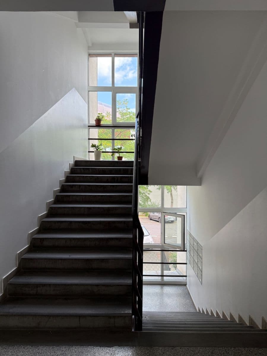 Prenájom bytu 1-izbový 45 m², Osadní, Praha, Praha Prenájom bytu 1-izbový 45 m², Osadní, Praha, Praha