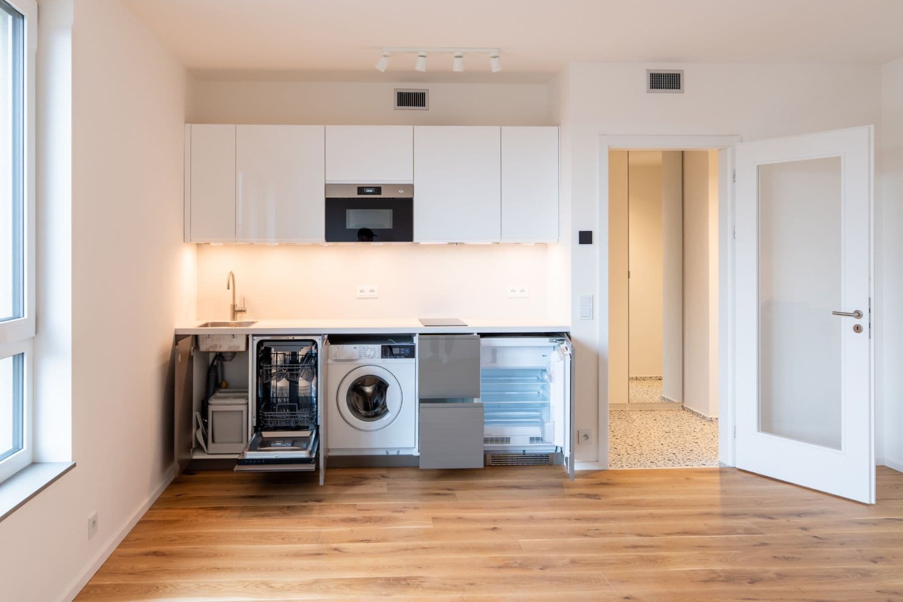 Prenájom bytu 1-izbový 37 m², U Komína, Praha, Praha Prenájom bytu 1-izbový 37 m², U Komína, Praha, Praha