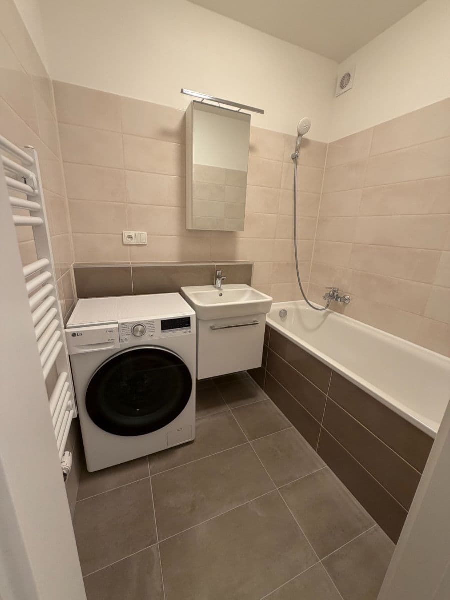 Prenájom bytu 2-izbový 39 m², Vestecká, Nehvizdy, Středočeský kraj Prenájom bytu 2-izbový 39 m², Vestecká, Nehvizdy, Středočeský kraj