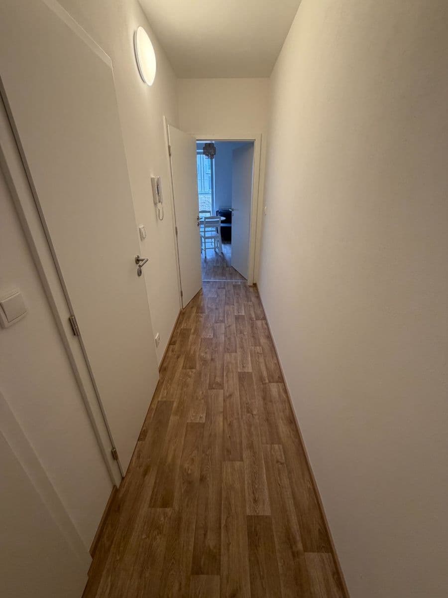 Prenájom bytu 2-izbový 39 m², Vestecká, Nehvizdy, Středočeský kraj Prenájom bytu 2-izbový 39 m², Vestecká, Nehvizdy, Středočeský kraj