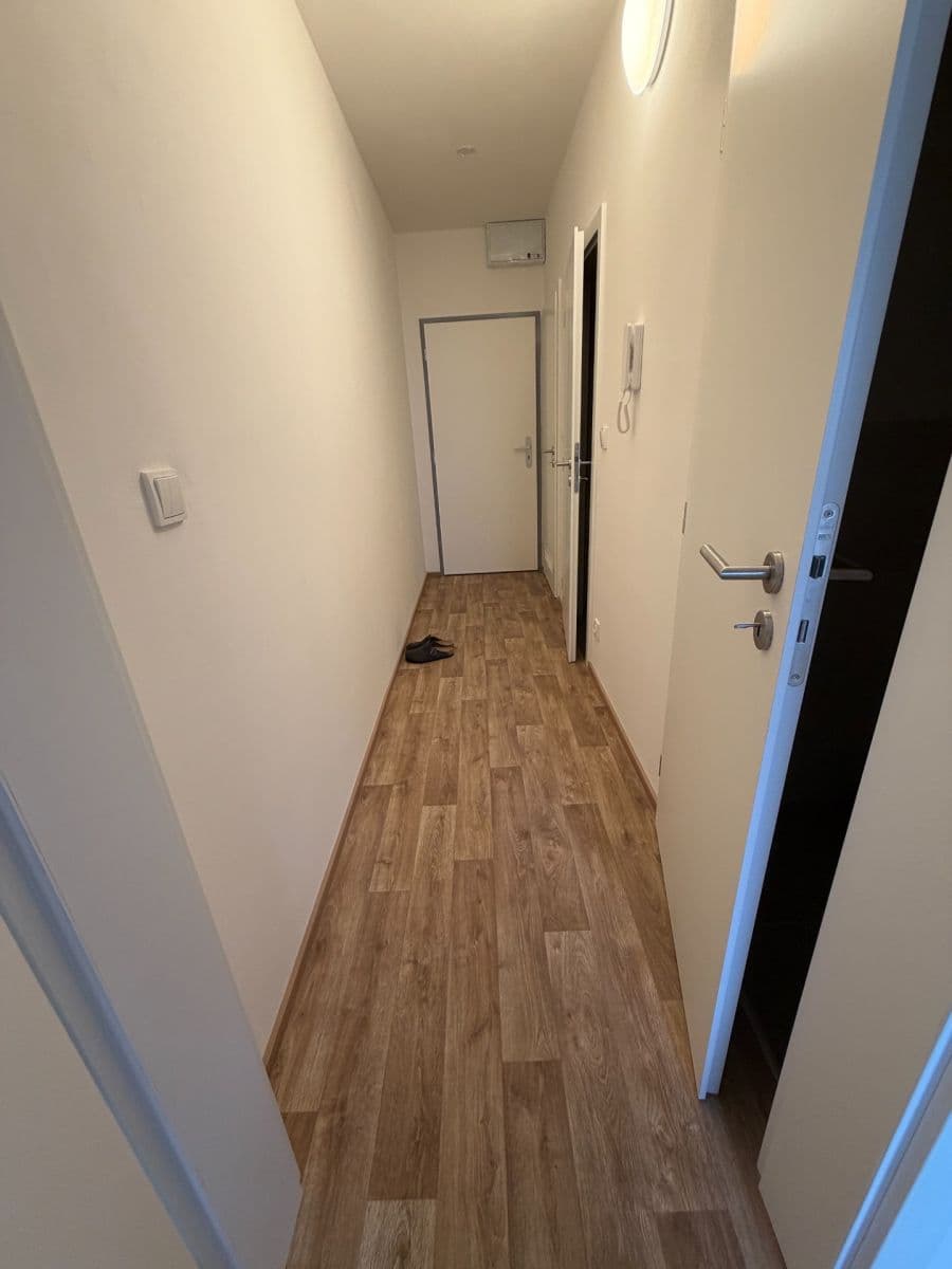 Prenájom bytu 2-izbový 39 m², Vestecká, Nehvizdy, Středočeský kraj Prenájom bytu 2-izbový 39 m², Vestecká, Nehvizdy, Středočeský kraj