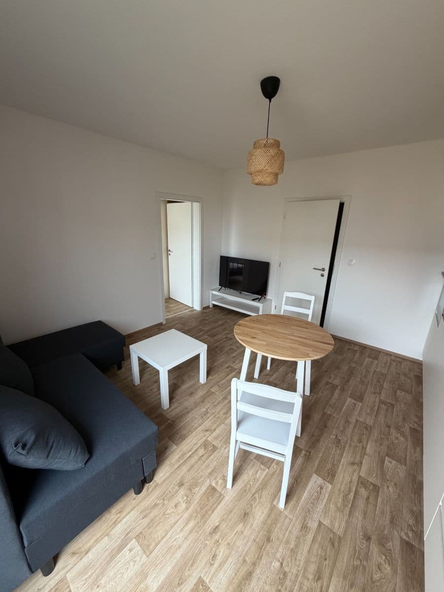 Prenájom bytu 2-izbový 39 m², Vestecká, Nehvizdy, Středočeský kraj Prenájom bytu 2-izbový 39 m², Vestecká, Nehvizdy, Středočeský kraj