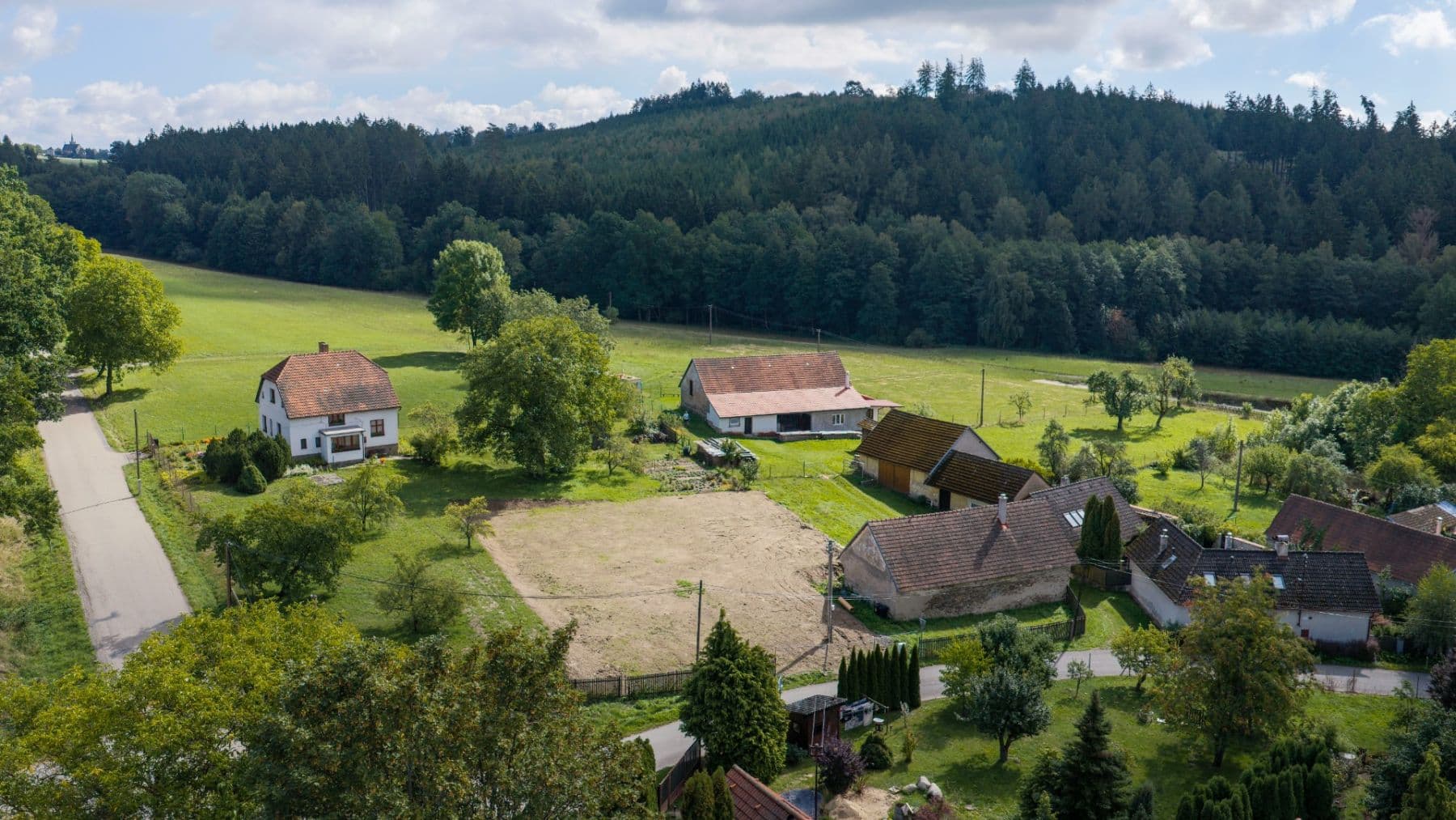 Predaj pozemku 1.052 m², Červený Újezd, Středočeský kraj Predaj pozemku 1.052 m², Červený Újezd, Středočeský kraj