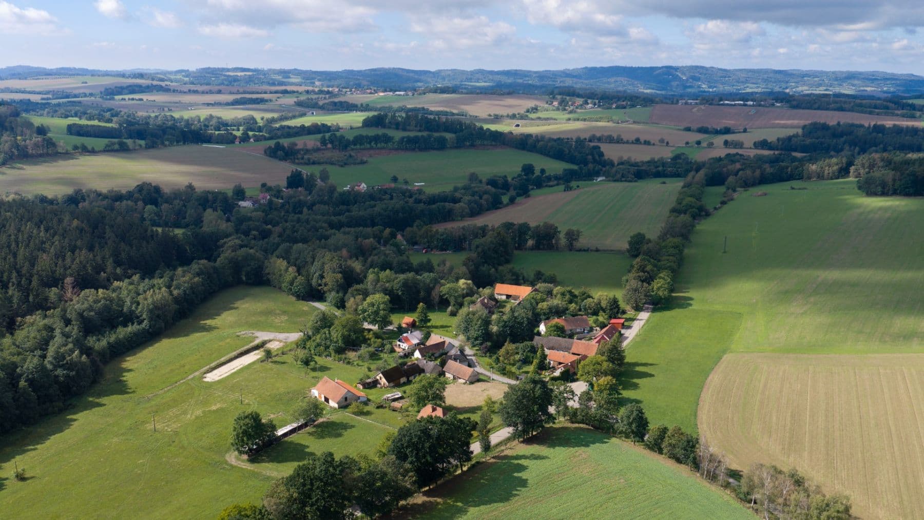Predaj pozemku 1.052 m², Červený Újezd, Středočeský kraj Predaj pozemku 1.052 m², Červený Újezd, Středočeský kraj