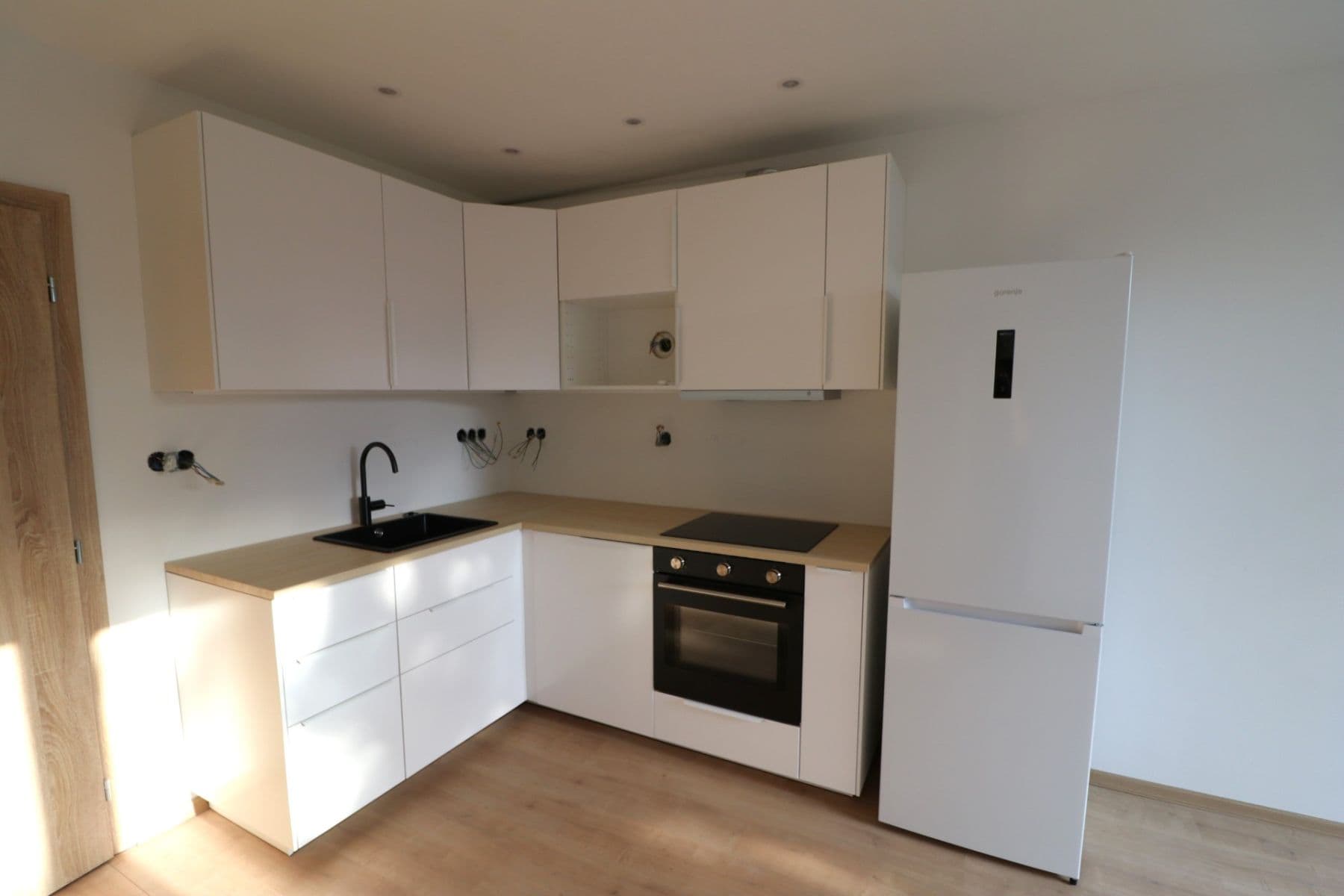 Prenájom bytu 2-izbový 41 m², Pirinská, Praha, Praha Prenájom bytu 2-izbový 41 m², Pirinská, Praha, Praha