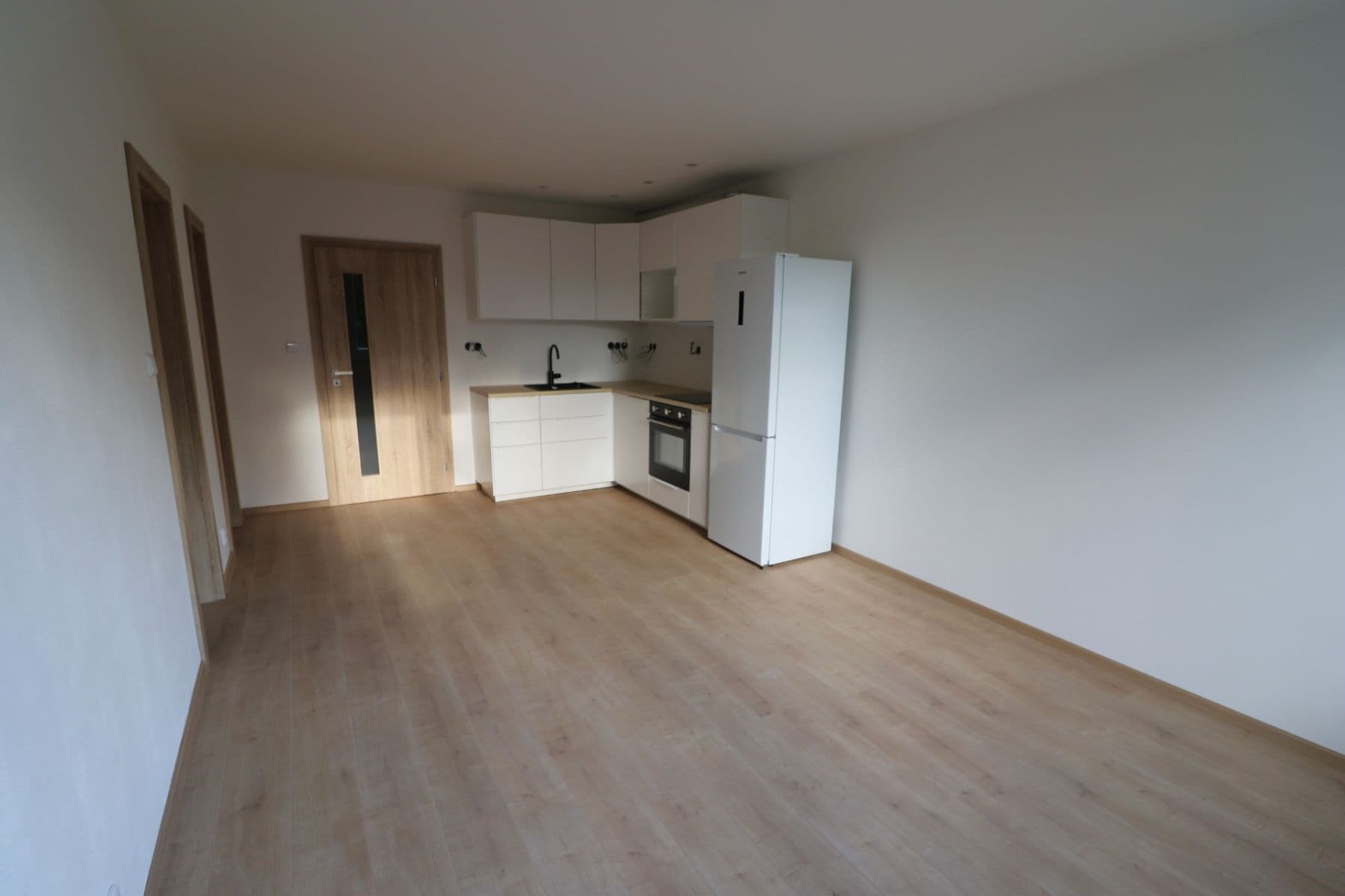 Prenájom bytu 2-izbový 41 m², Pirinská, Praha, Praha Prenájom bytu 2-izbový 41 m², Pirinská, Praha, Praha