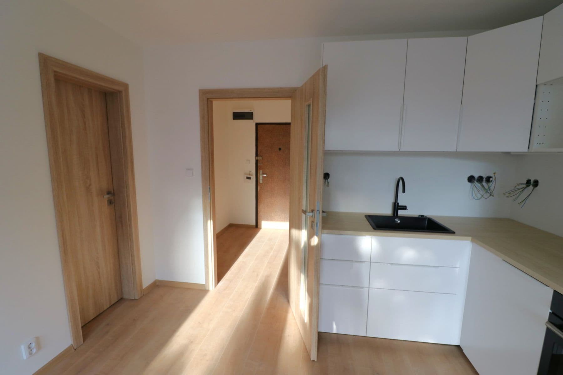 Prenájom bytu 2-izbový 41 m², Pirinská, Praha, Praha Prenájom bytu 2-izbový 41 m², Pirinská, Praha, Praha