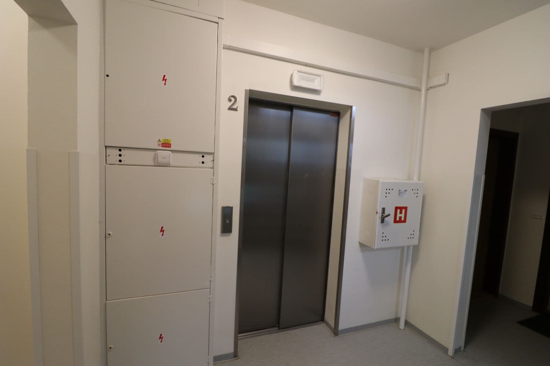 Prenájom bytu 2-izbový 41 m², Pirinská, Praha, Praha Prenájom bytu 2-izbový 41 m², Pirinská, Praha, Praha
