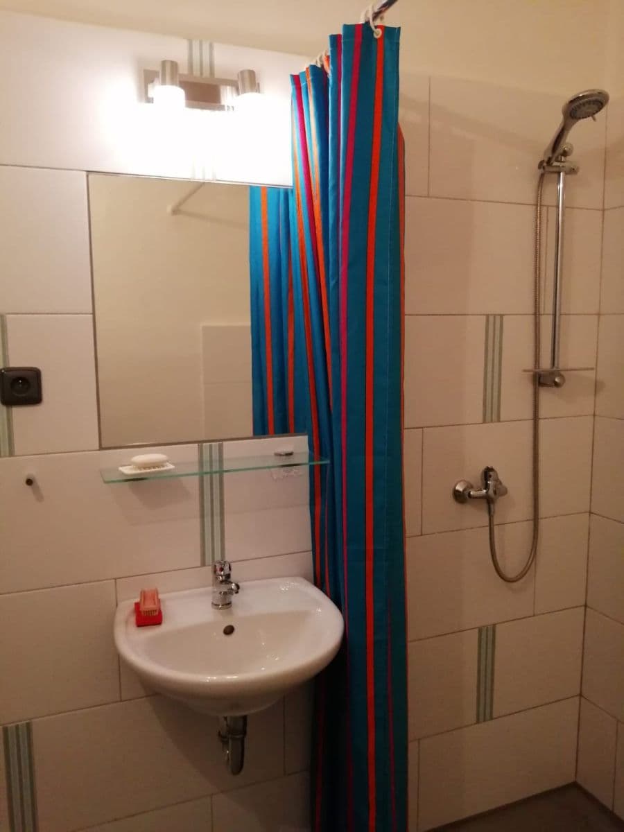 Prenájom bytu 2-izbový 42 m², Lumiérů, Praha, Praha Prenájom bytu 2-izbový 42 m², Lumiérů, Praha, Praha