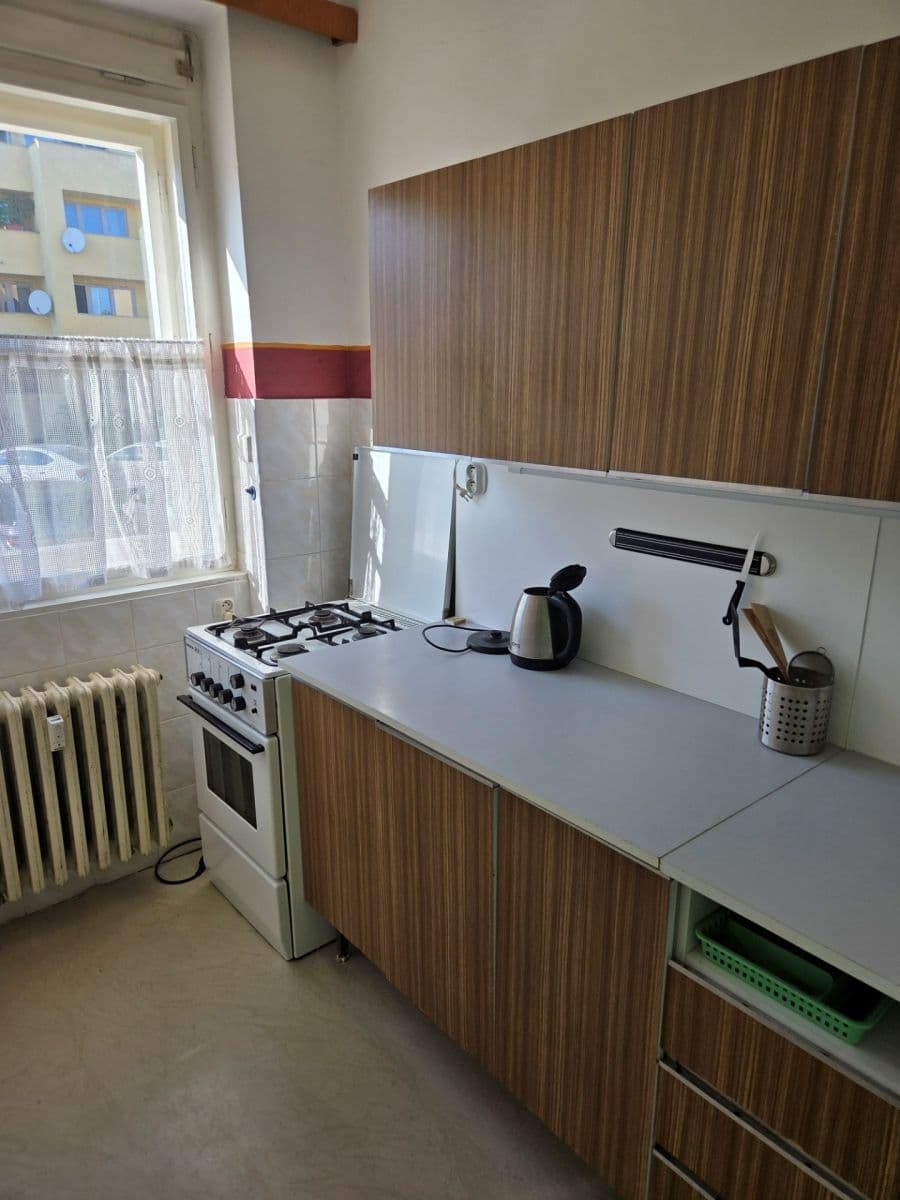 Prenájom bytu 3-izbový 75 m², Lumiérů, Praha, Praha Prenájom bytu 3-izbový 75 m², Lumiérů, Praha, Praha