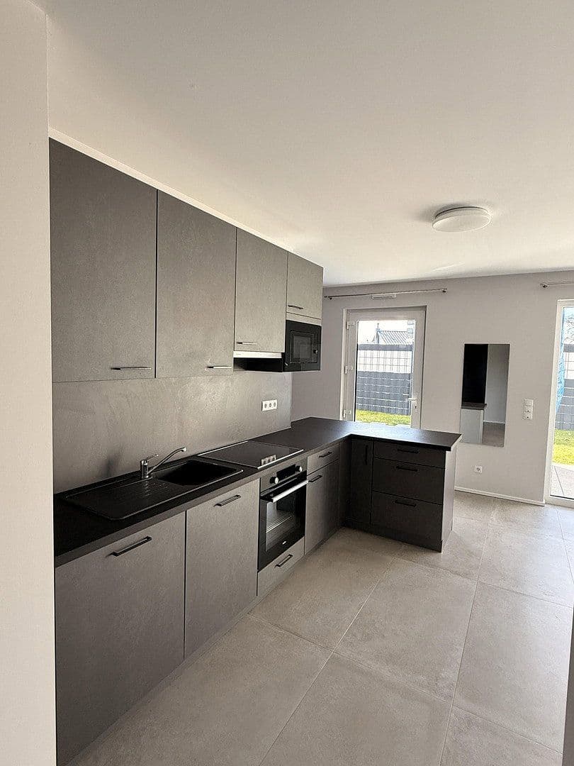 Prenájom bytu 1-izbový 65 m², Hümmerich, Porýnie-Falcko Prenájom bytu 1-izbový 65 m², Hümmerich, Porýnie-Falcko