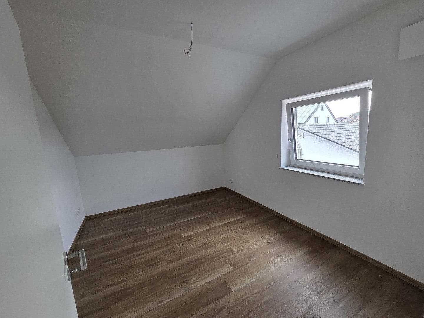 Prenájom bytu 5-izbový 121 m², Falkenstraße 6, Regenstauf, Bavorsko Prenájom bytu 5-izbový 121 m², Falkenstraße 6, Regenstauf, Bavorsko