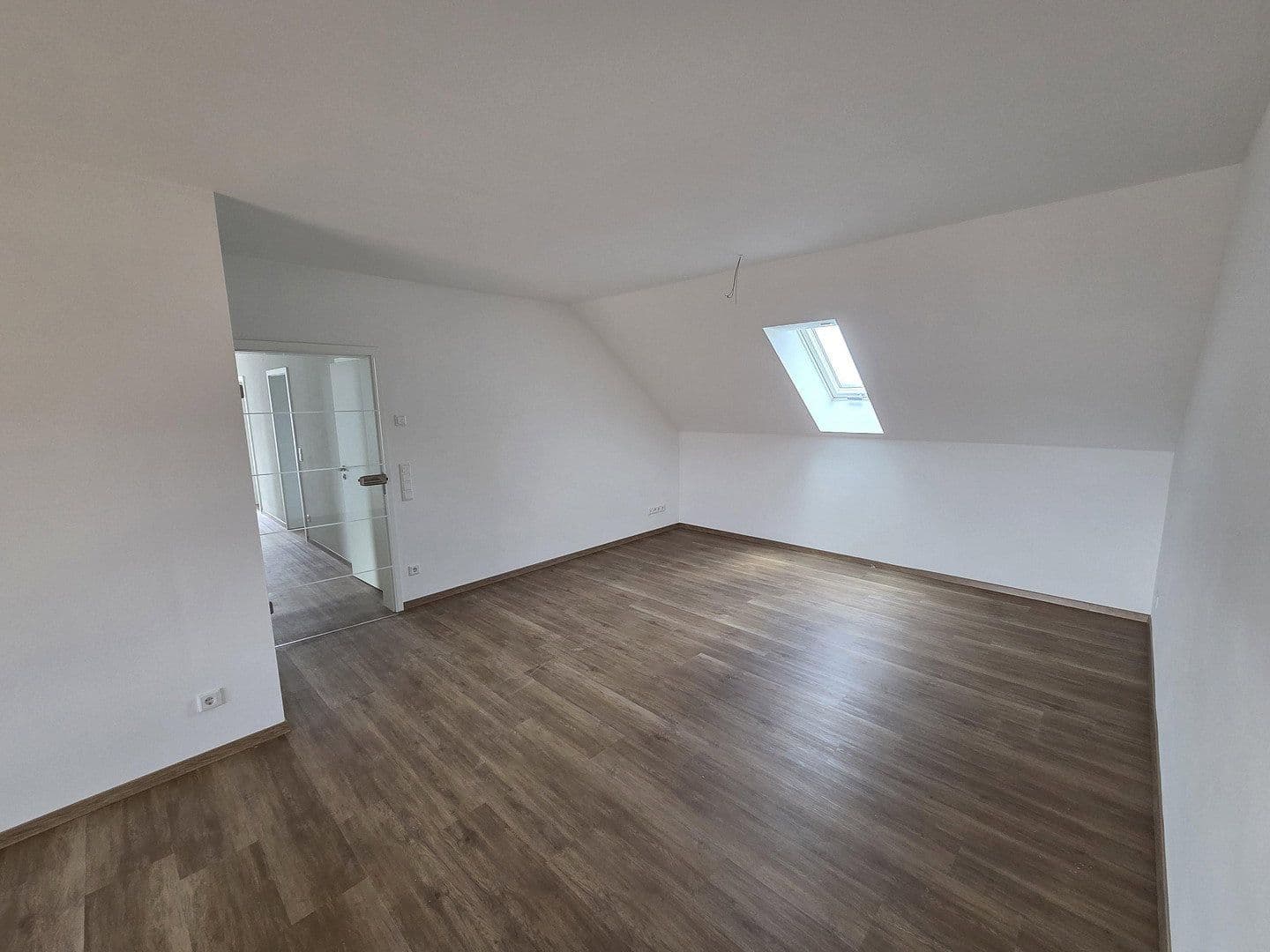 Prenájom bytu 5-izbový 121 m², Falkenstraße 6, Regenstauf, Bavorsko Prenájom bytu 5-izbový 121 m², Falkenstraße 6, Regenstauf, Bavorsko