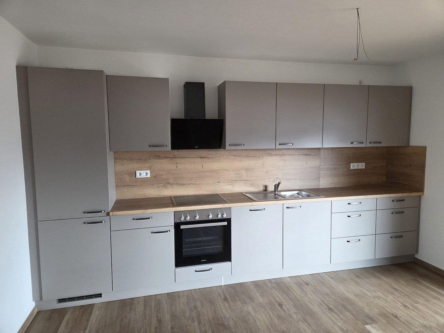 Prenájom bytu 5-izbový 121 m², Falkenstraße 6, Regenstauf, Bavorsko Prenájom bytu 5-izbový 121 m², Falkenstraße 6, Regenstauf, Bavorsko