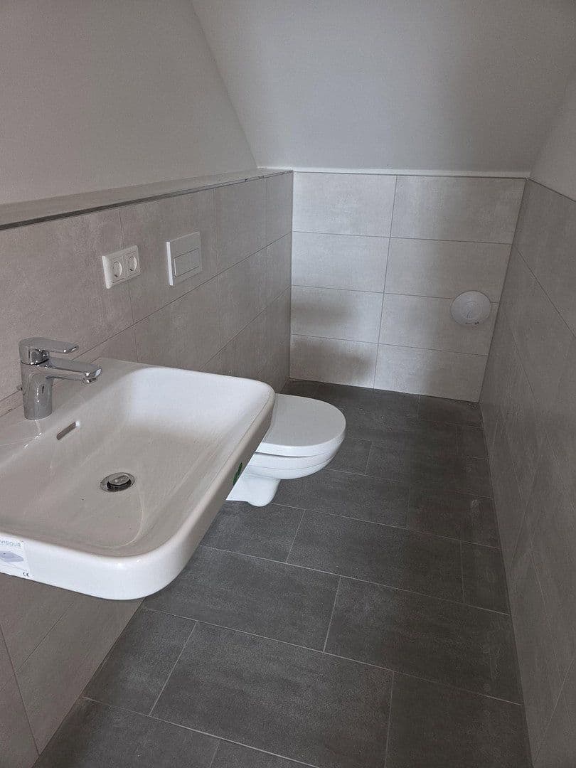 Prenájom bytu 5-izbový 121 m², Falkenstraße 6, Regenstauf, Bavorsko Prenájom bytu 5-izbový 121 m², Falkenstraße 6, Regenstauf, Bavorsko
