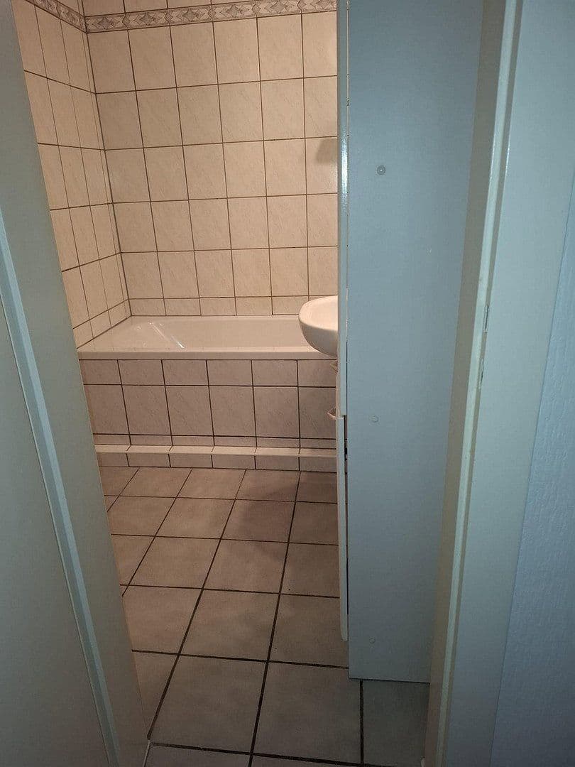 Prenájom bytu 3-izbový 78 m², Steinstraße 193, KRefeld, Severné Porýnie - Westfálsko Prenájom bytu 3-izbový 78 m², Steinstraße 193, KRefeld, Severné Porýnie - Westfálsko