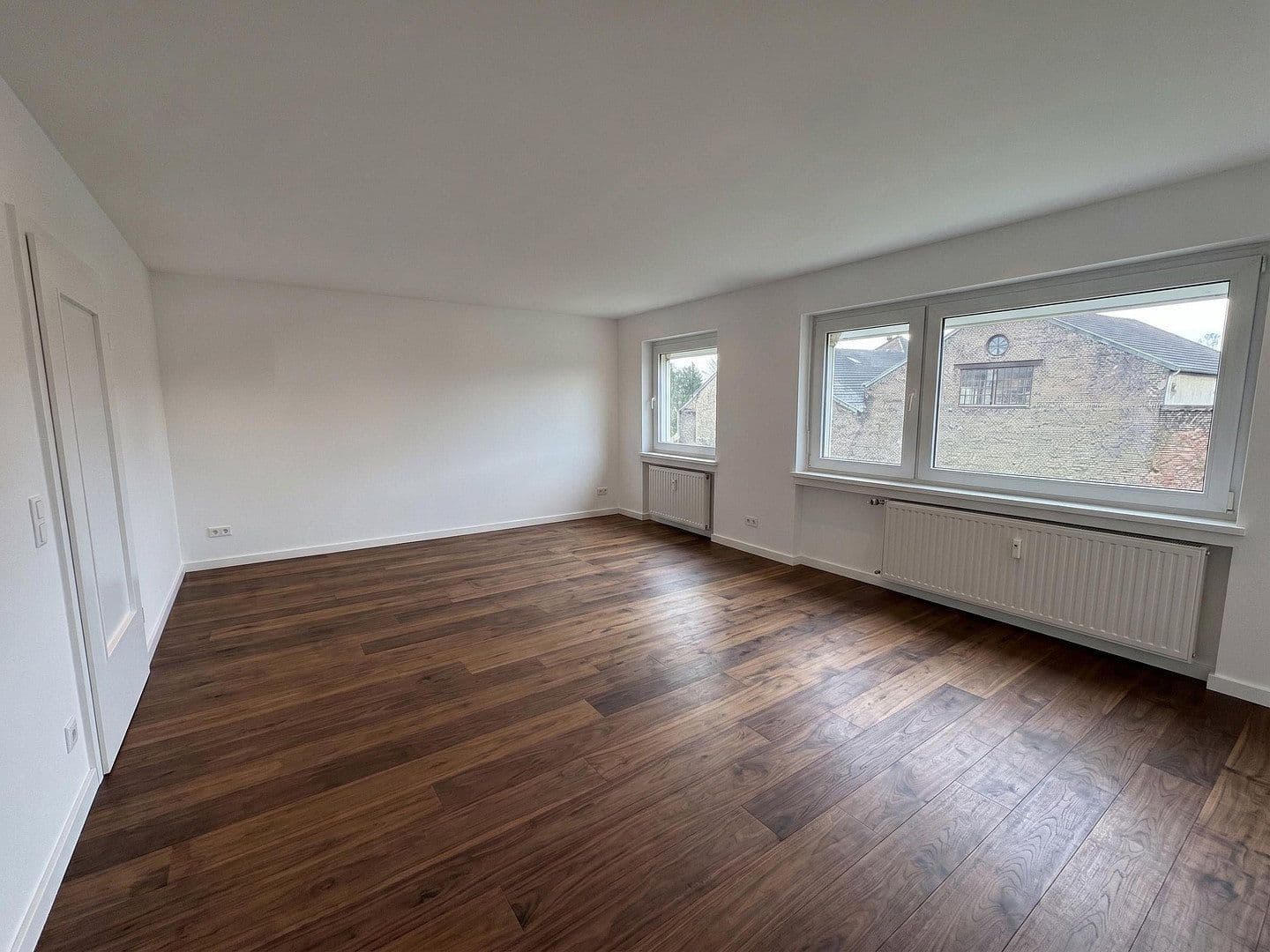 Prenájom bytu 4-izbový 95 m², Schönbergstraße 21, Mönchengladbach, Severné Porýnie - Westfálsko Prenájom bytu 4-izbový 95 m², Schönbergstraße 21, Mönchengladbach, Severné Porýnie - Westfálsko