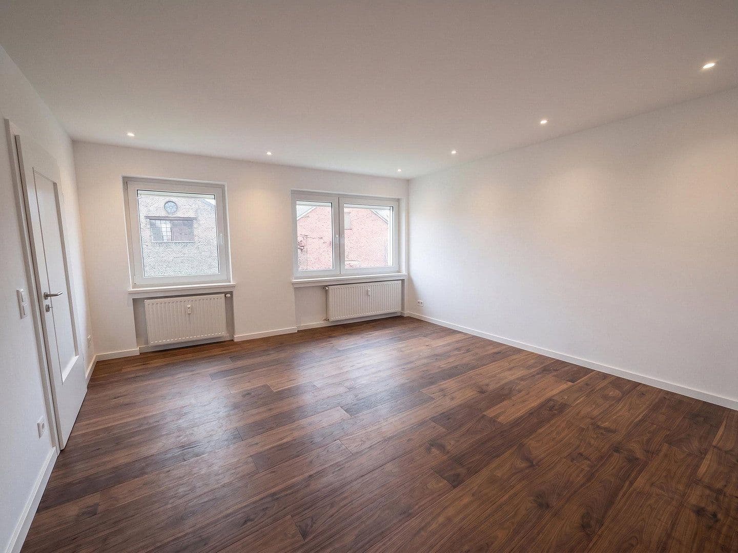 Prenájom bytu 4-izbový 95 m², Schönbergstraße 21, Mönchengladbach, Severné Porýnie - Westfálsko Prenájom bytu 4-izbový 95 m², Schönbergstraße 21, Mönchengladbach, Severné Porýnie - Westfálsko